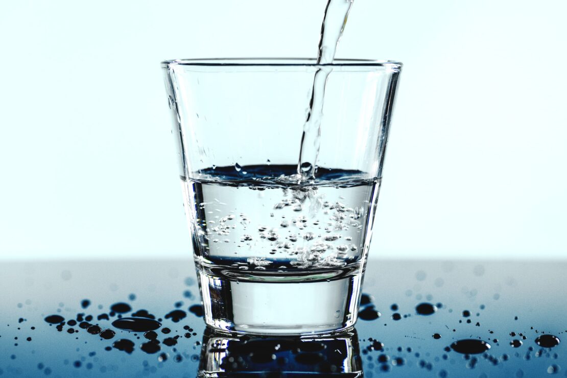  Why you should drink water after a massage?