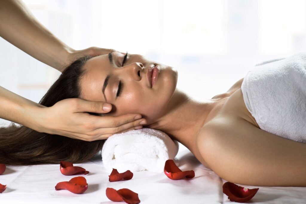 k-sensation-spa-dubai-the-palm-c-central-hotel-bath-neck-back-shoulder-head-massage-1